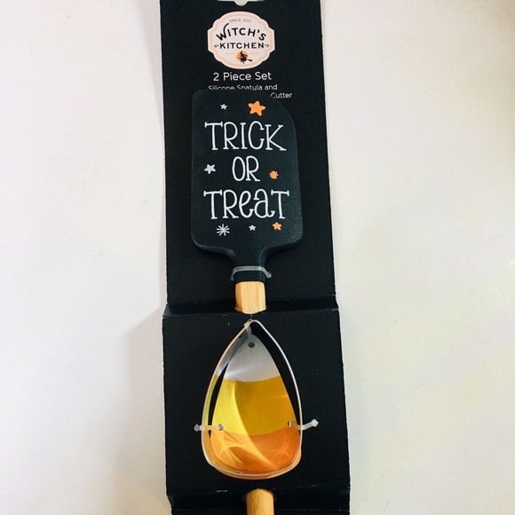 Halloween Trick or Treat Spatula Candy Corn Cutter - Picture 6 of 6